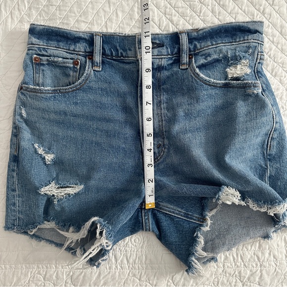 Abercrombie & Fitch Distressed 4” Mom Jean Shorts High Rise Denim Women’s - Picture 6 of 8